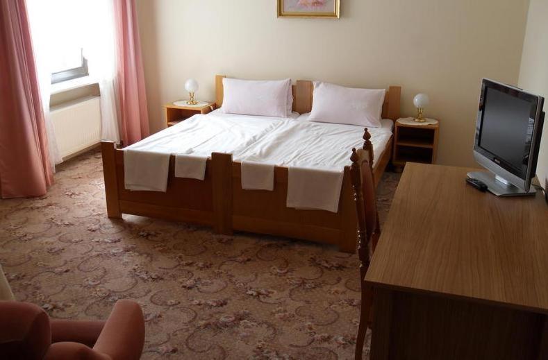 SwarzędzPalazzo Adler住宿加早餐旅馆 客房 照片