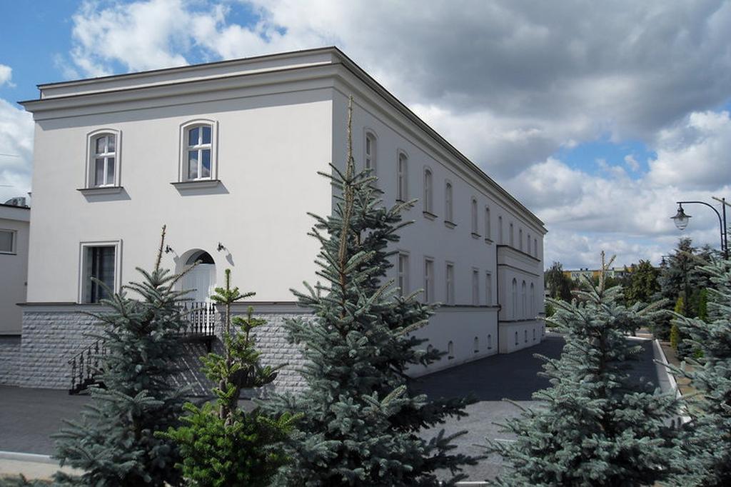 SwarzędzPalazzo Adler住宿加早餐旅馆 外观 照片