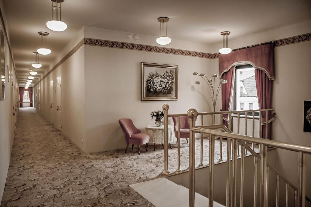 SwarzędzPalazzo Adler住宿加早餐旅馆 外观 照片